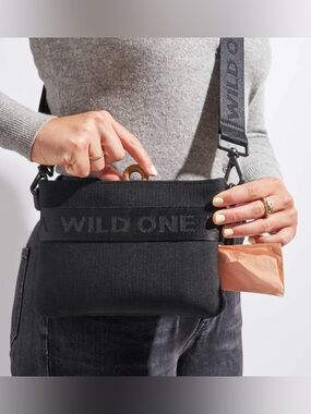 Wild One Treat Pouch Crossbody Dog Walking Bag Black